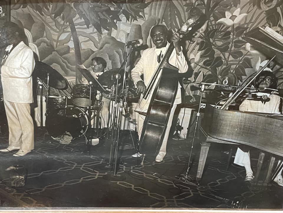 Historic Arlington Hotel entertainment scene
